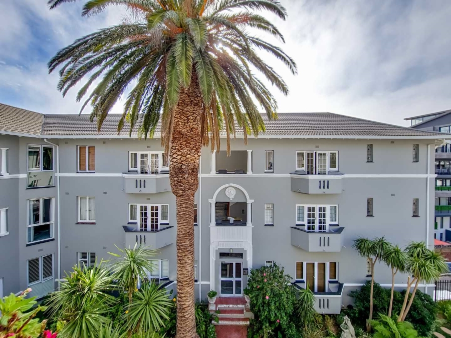 2 Bedroom Property for Sale in Sea Point Western Cape